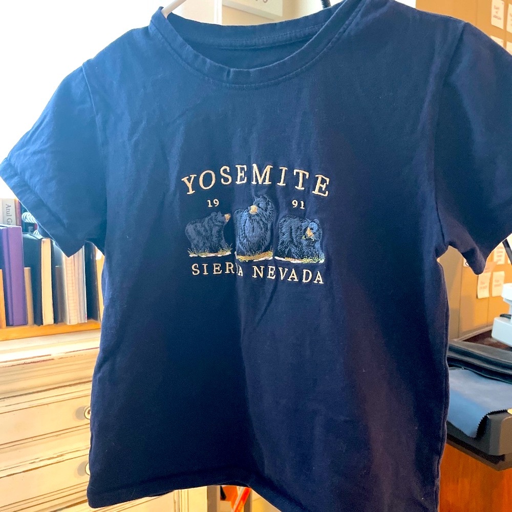 Navy Yosemite Sierra Nevada Cropped T-shirt (Brandy Melville Style) XS/S